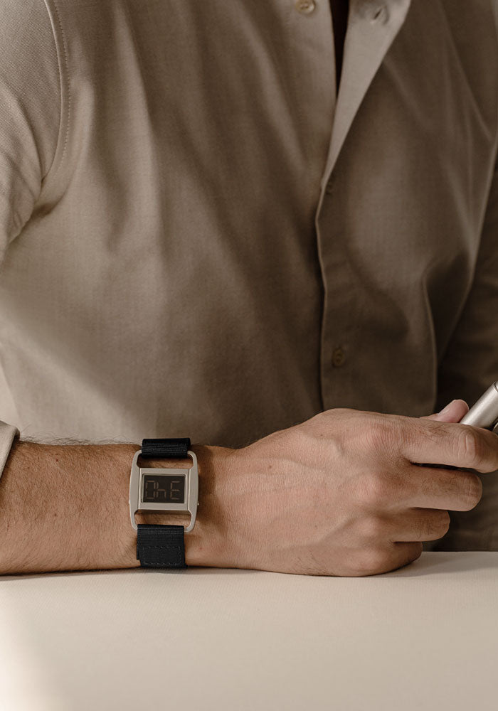 The PXR5-SI/BL from VOID Watches, designed by British Designer Michael Young.